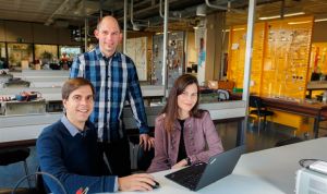 Diseñan una pulsera inteligente que mide la glucosa en niños en tiempo real