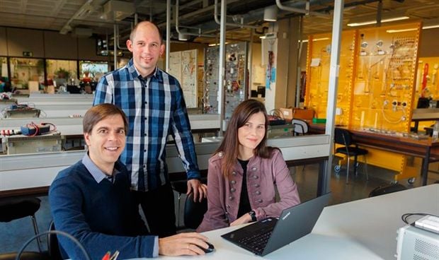 Diseñan una pulsera inteligente que mide la glucosa en niños en tiempo real