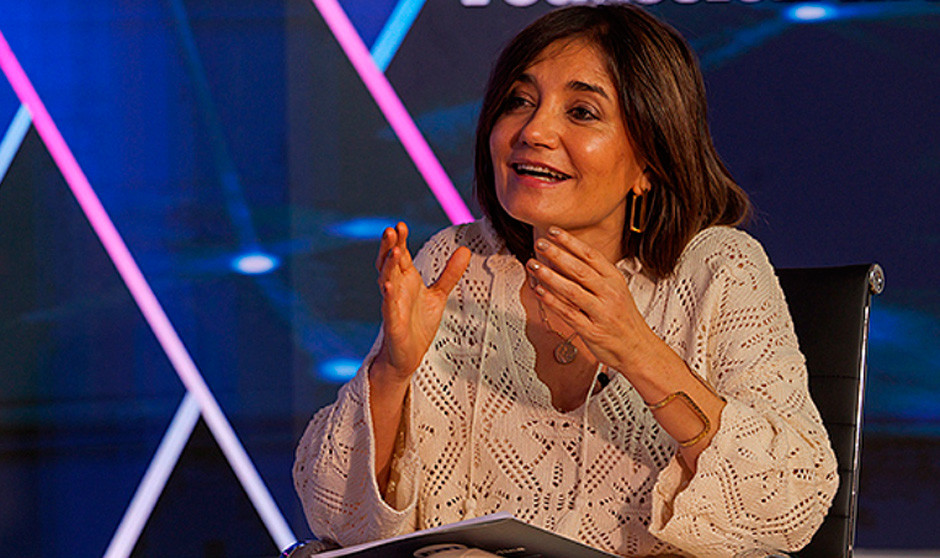  Ana Pérez, directora médica de AstraZeneca, habla de un nuevo medicamento para  amiloidosis hereditaria. 