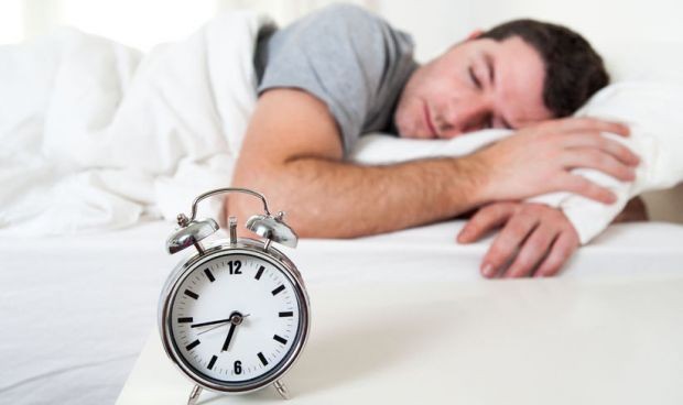 Dormir menos de 6 horas aumenta el riesgo de sufrir una enfermedad cardíaca