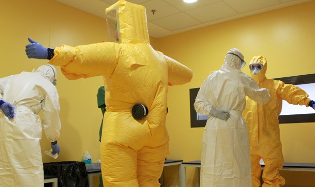 Dos años después, ingresa en observación la enfermera que contrajo el ébola