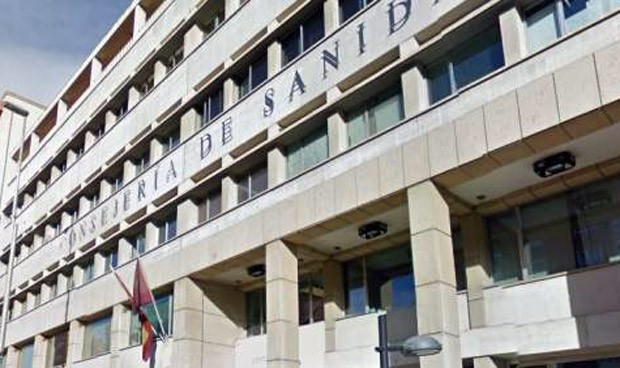 Doscientos médicos obligados a devolver 446.000 euros que cobraron 'de más'