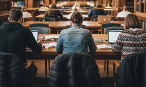 Duelo en la facultad: el grado que deja atrás a Medicina y ya rinde más