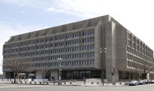 EEUU acelera la aprobación de fármacos con revisión parcial de documentos