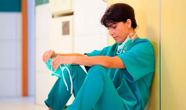 Ejercer de médico es un 13% más estresante que ser enfermero