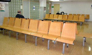 El 27% de los centros de Atención Primaria catalanes cerrará una hora antes