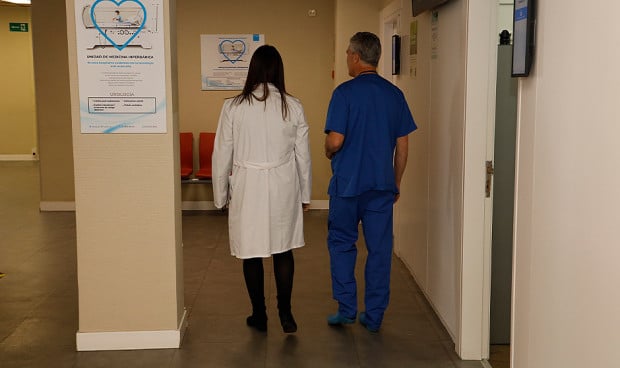 Médicos en un hospital