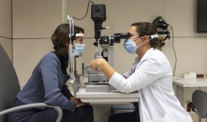 El 82% de los que van al oftalmólogo por primera vez sufre alguna patología