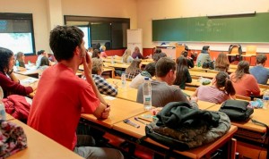 El acceso alternativo para estudiar Medicina se encarece miles de euros