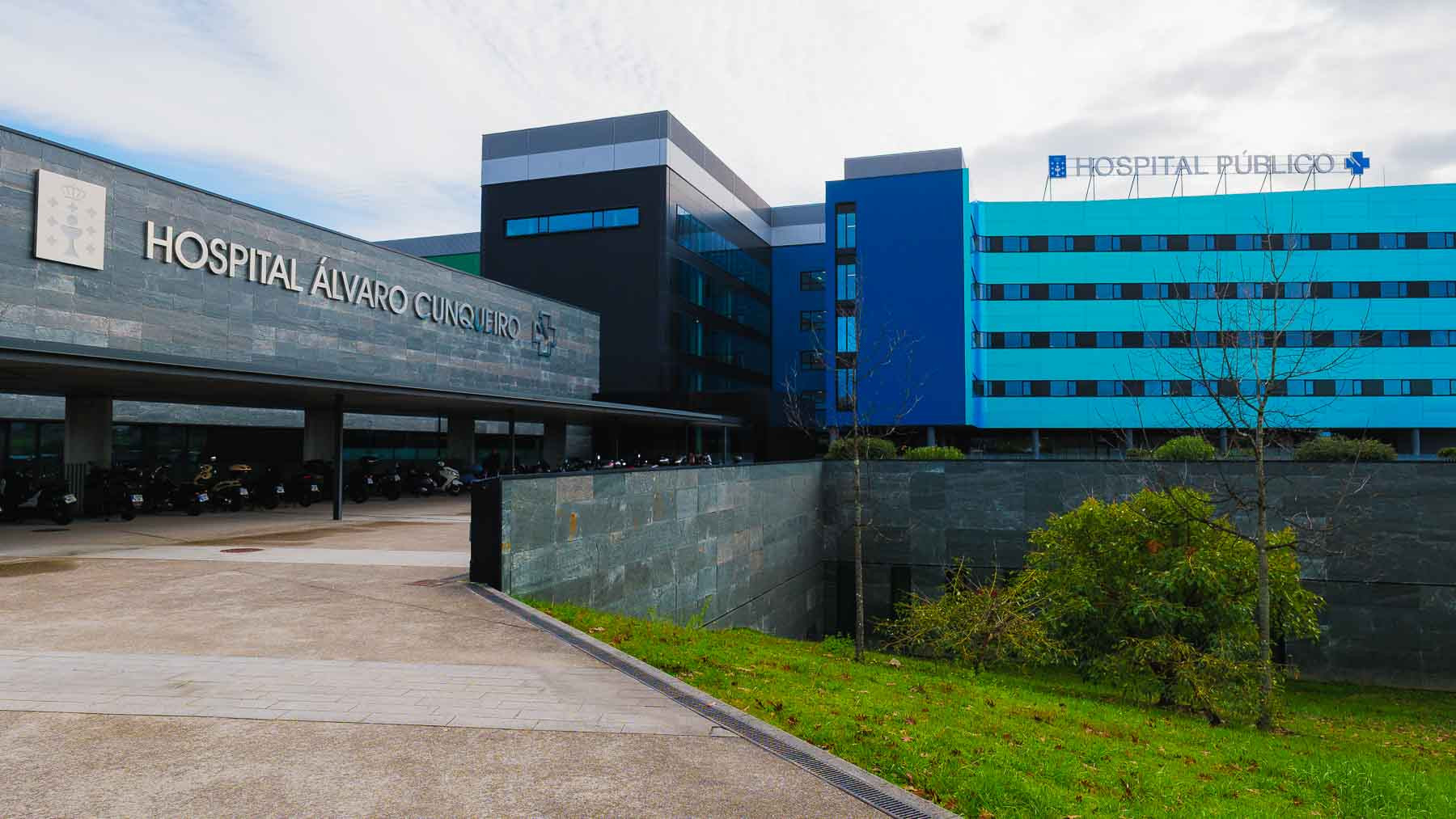 Fachada del Hospital Álvaro Cunqueiro.
