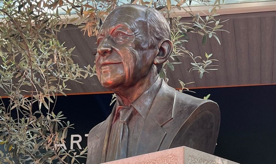 El Ayuntamiento de Barcelona rinde homenaje a un cirujano célebre