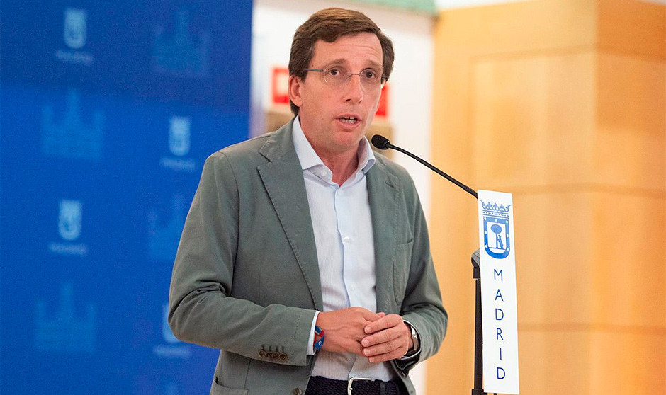  José Luis Martínez -Almeida, alcalde de Madrid. El Ayuntamiento de Madrid busca farmacéuticos para hacerlos funcionarios A1.