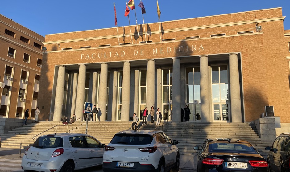 Rechazo a la rebaja de la matrícula para hombres en las facultades de Medicina: "No es justo"