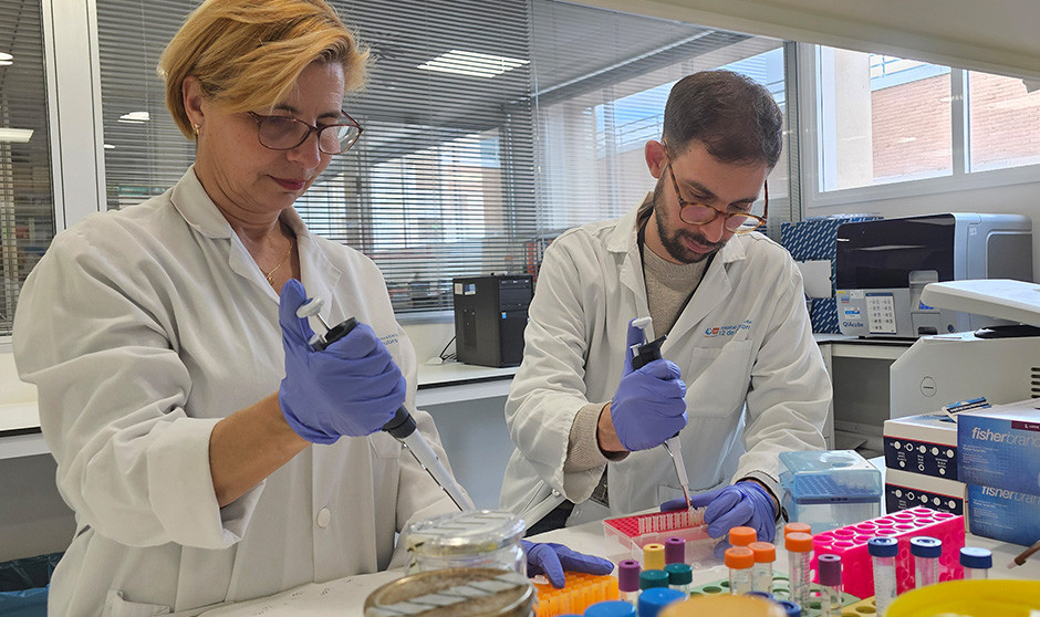 Médicos en el laboratorio 