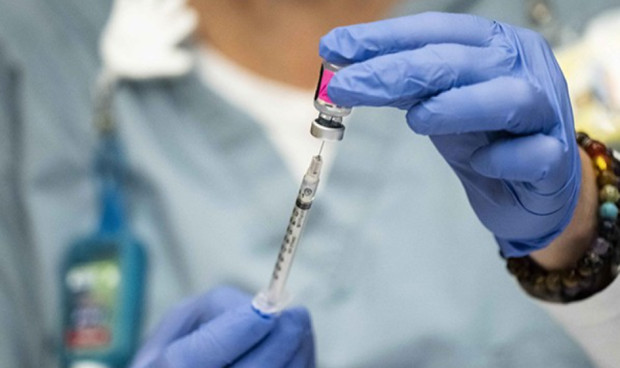 El 'cansancio vacunal' del Covid-19 se combate con información y captación