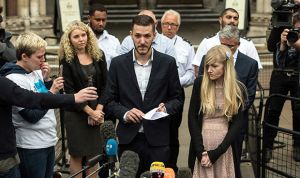 El 'caso Charlie Gard' desata la guerra entre un médico y el hospital