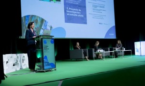 Raquel Martínez durante su intervención presentando el proyecto Juntos.