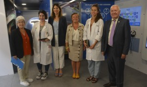 El equipo de enfermeras del proyecto junto a Hosanna Parra, Ana López de Uralde, Gotzone Sagardui y Florentino Pérez Raya.