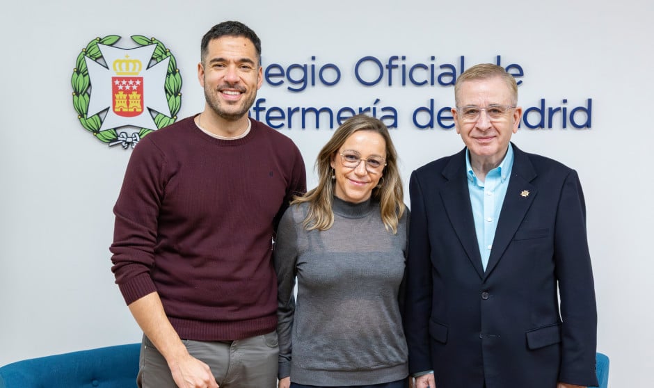 Pedro Soriano, director del Área de Relaciones Públicas y Portavocía del Codem; Beatriz Martín, directora de Enfermería del Hospital Ramón y Cajal; y Jorge Andrada, presidente del Codem.