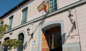  En la sede del Ilustre Colegio Oficial de Médicos de Madrid, se modifican 42 de los 81 artículos, tras ser aprobados con un 70 por ciento de los votos