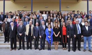 El Colegio de Médicos otorga la insignia de plata a 90 colegiados