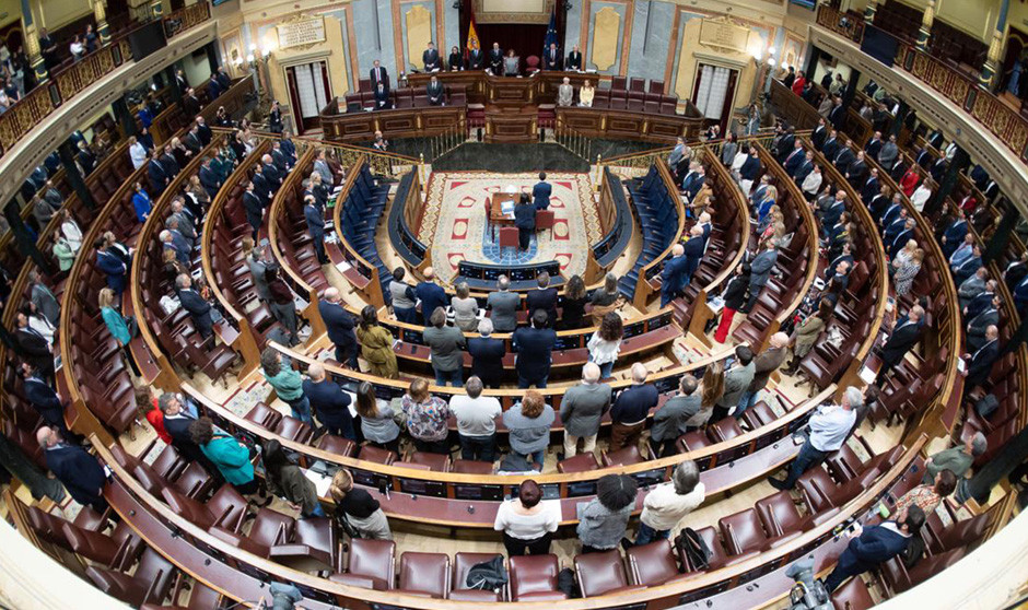 Sesión plenaria en el Congreso, que acoge con dudas pero sin vetos la idea de un posible Estatuto Médico