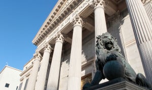 El Congreso busca médicos y enfermeros: exámenes, requisitos y sueldo.