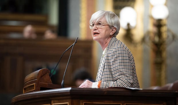 La diputada del PSOE Isaura Fernández, que ha defendido la PNL para promover un uso más responsable de la palabra cáncer