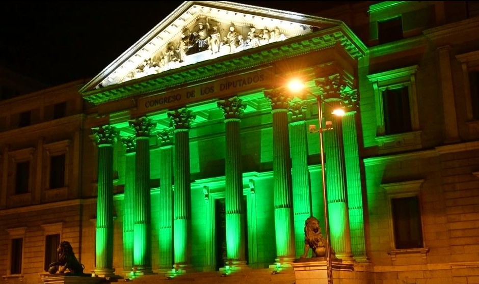 El Congreso se tiñe de verde para reivindicar el papel de los farmacéuticos