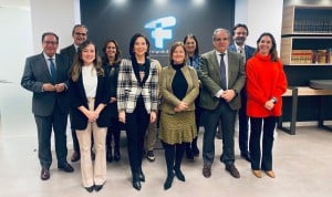 Foto de familia del Consejo de Farmacia y Muface para formalizar el nuevo convenio