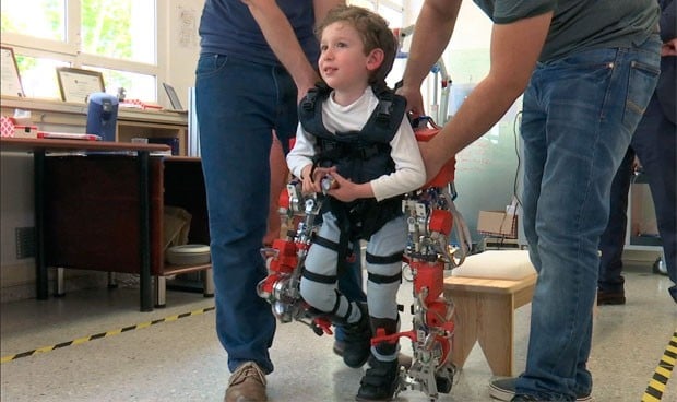 El CSIC crea el primer exoesqueleto para niños con atrofia muscular espinal