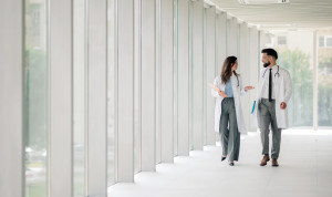 El decálogo para convivir con un médico: "No preguntes por la guardia"