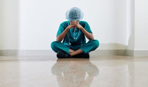 El suicidio de un compañero sanitario deja un vacío en el día a día