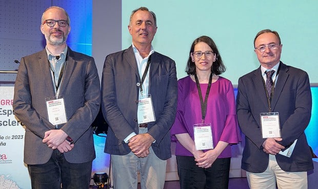  Antonio J. Vallejo, Ovidio Muñiz, Ana Cenarro y Jacinto Fernández Pardo, analizan la actualidad de la hipercolesterolemia familiar.