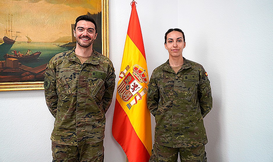 Los Alférez Cadete Alberto Pérez Villafánez y Nuria García Iglesias.
