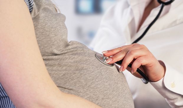 El embarazo incrementa el peligro de sufrir un tipo concreto de ictus