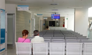  Sala de espera de un hospital. El embudo de consultas externas, en ramas con más médicos jóvenes y cantera; te contamos con datos cuál es el problema de acceso a un primer diagnóstico