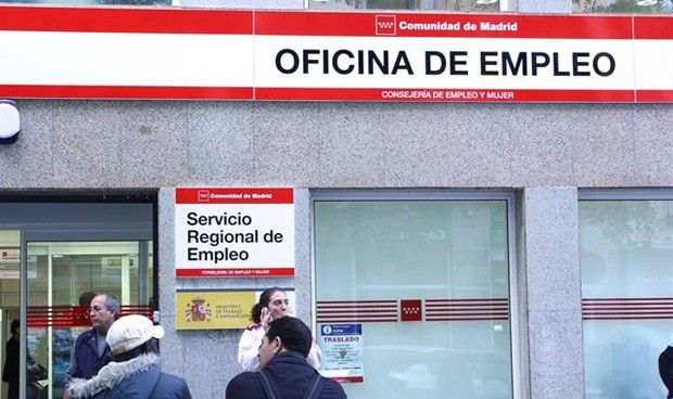 El empleo sanitario toma aliento, pero solo copa el 6% de puestos creados