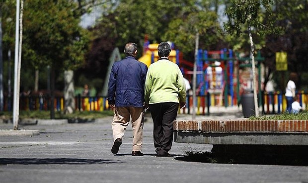 El estado de un anciano con cáncer se puede conocer por su forma de andar