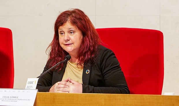 Celia Gómez, directora general de Ordenación Profesional, negocia el Estatuto Marco. 