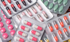 Los grupos parlamentario exigen agilizar la comercialización de los fármacos huérfanos y el Gobierno señala que un proceso que requiere de gran rigurosidad