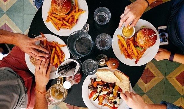 El exceso de comida calrica desarrolla conductas adictivas