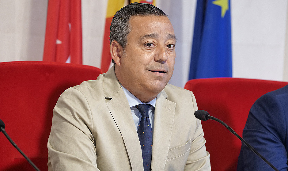 El presidente del Consejo General de Dentistas opina que el medicamento japonés para regenerar dientes es "ciencia-ficción"