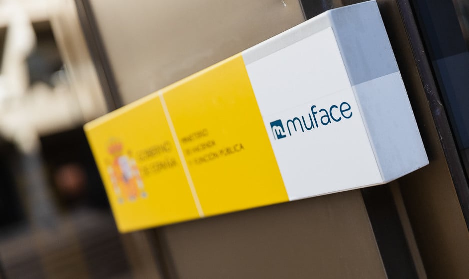 El gesto de Óscar López para reformar Muface gusta a las aseguradoras