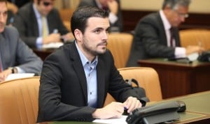 Garzón pone el foco en la sanidad: valora fiscalizar la 'comida basura'