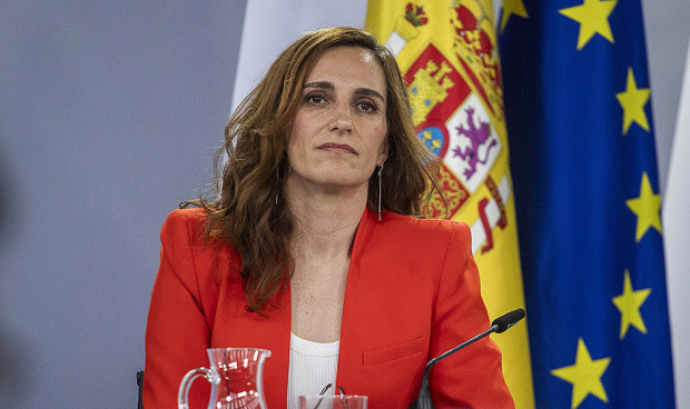 Mónica García, ministra de Sanidad, aprobará el regreso de la elección presencial MIR este martes.