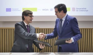 Salvador Illa y Óscar López firman un convenio para impulsar servicios digitales inteligentes en la sanidad catalana