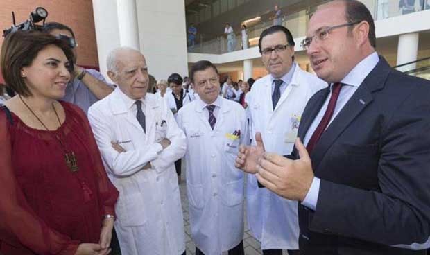 El Gobierno murciano recibe 130 propuestas para su Pacto por la Sanidad 