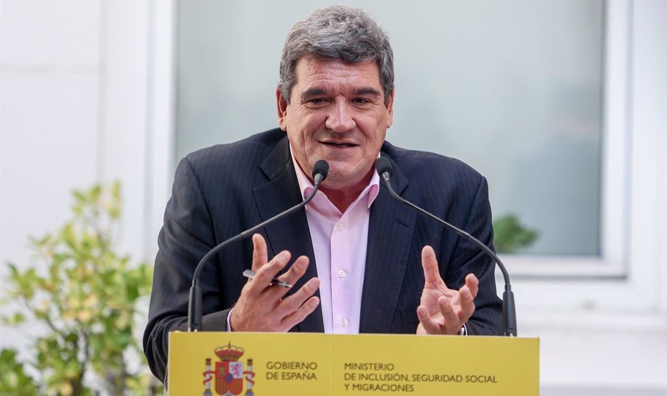  José Luis Escrivá, ministro de Seguridad Social, no se cierra a la jubilación anticipada de médicos y enfermeros.