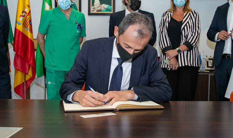 El guiño irónico de Pedro Duque a dermatólogos y psiquiatras